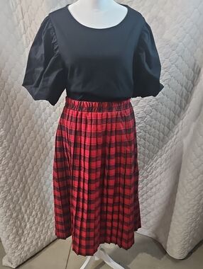 Chelsea L'td Vintage Plaid Pleated Maxi Skirt